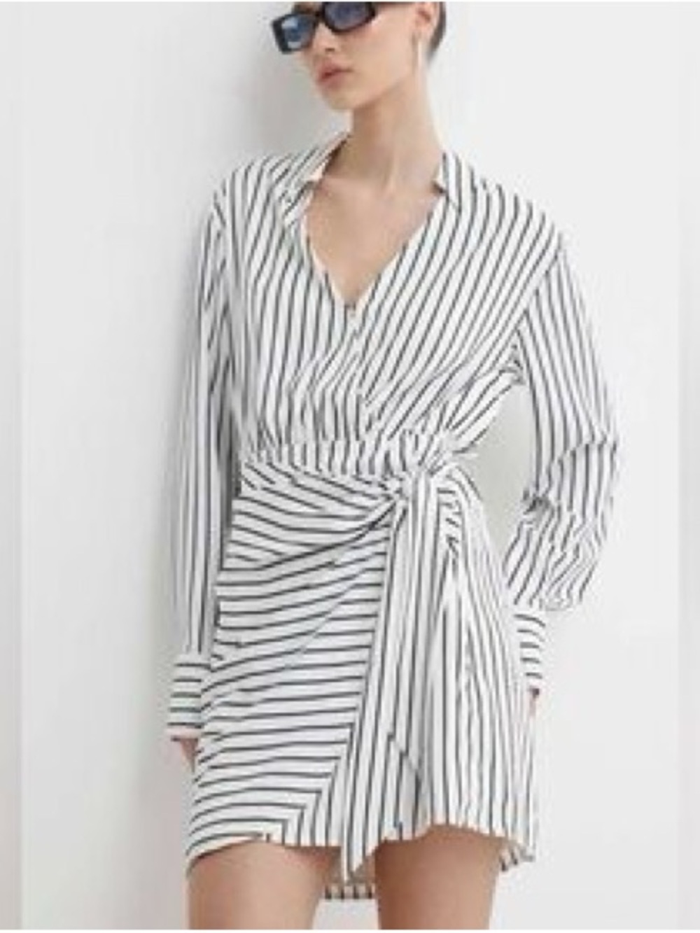 Abercrombie & Fitch White and Black Striped Wrap Mini Dress Size MT